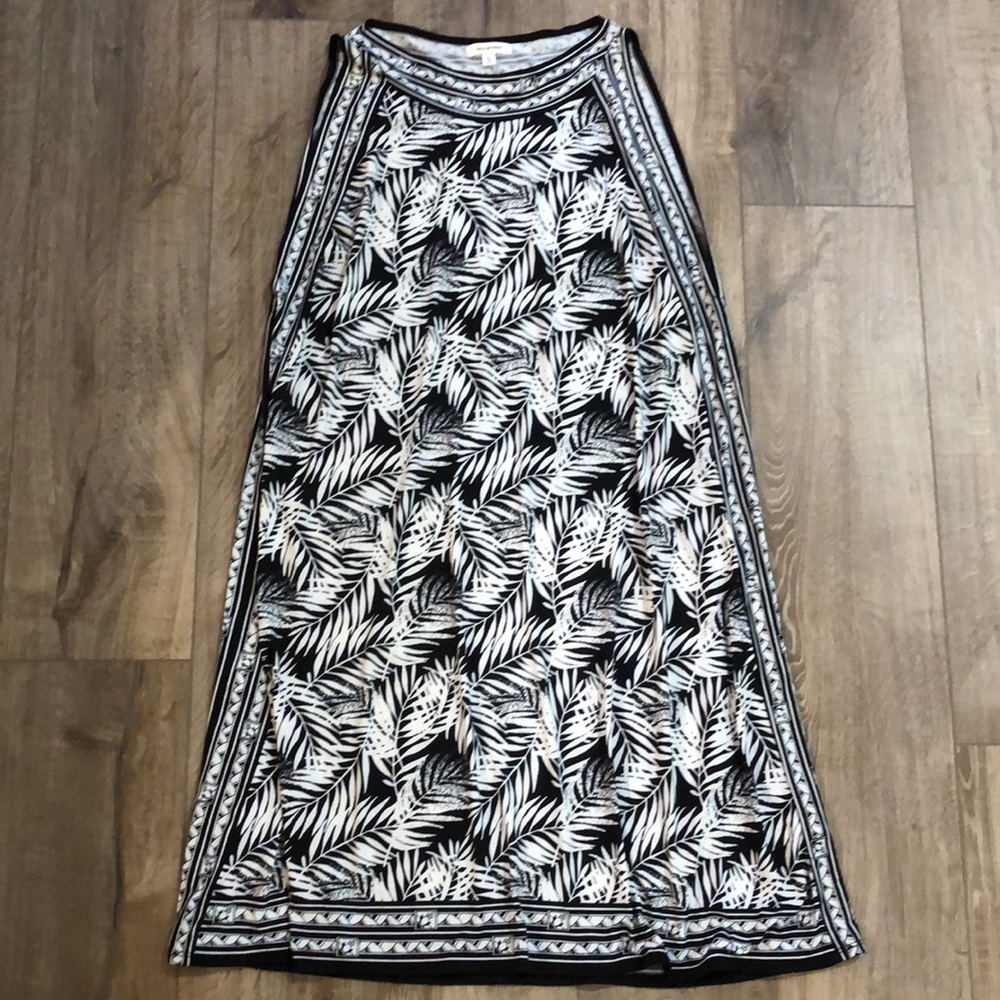 Max Studio Black and White Leaf Print Sleeveless Dress
(Bin 10) - Picture 4 of 10